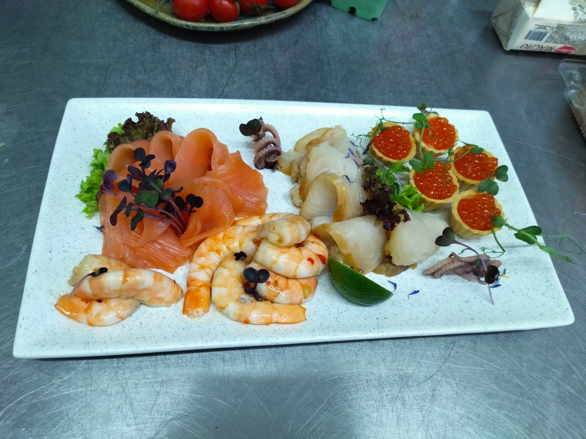 Морепродукты. Рыбная тарелка.